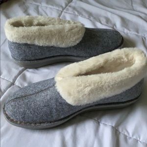Slippers size 8